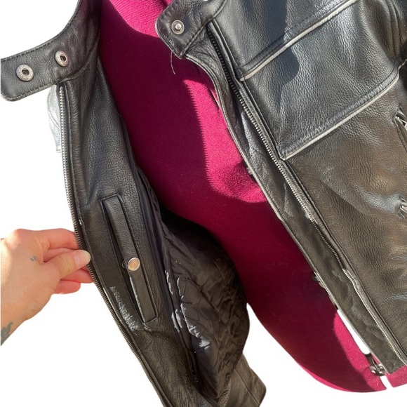 Motorcycle Black Leather Jacket - Picture 11 of 14